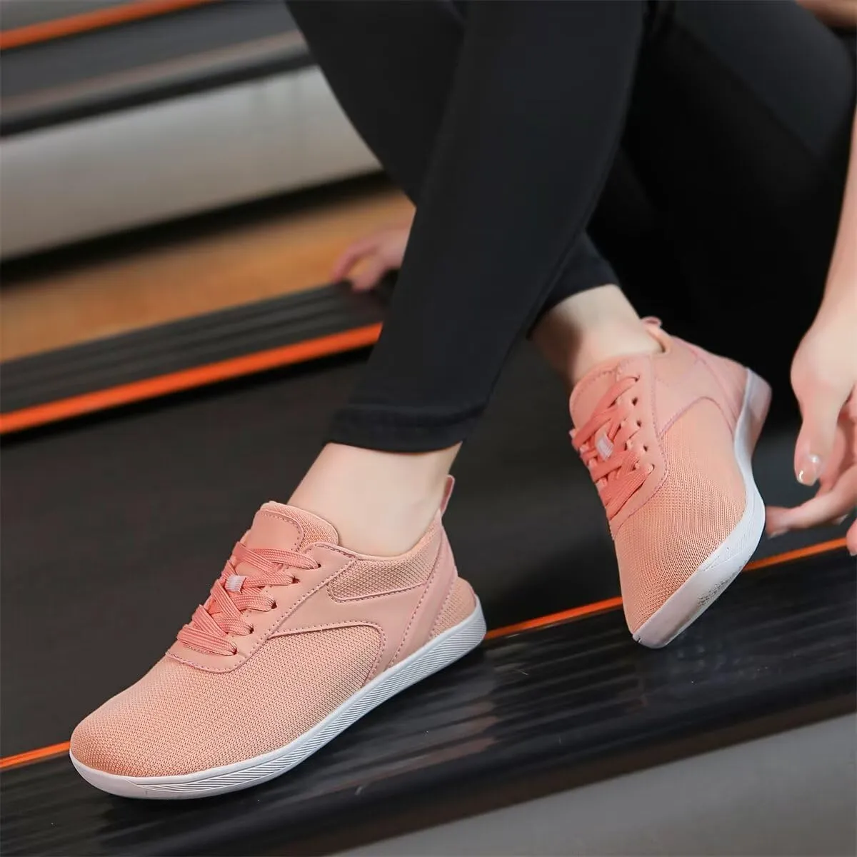 Men's Women's Concise Breathable Fabric Walking Shoes